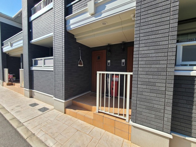 【エントランス】 | アラバスタ | 外観とマッチしたエントランスです