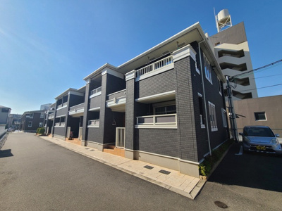 【外観】 | アラバスタ | シンプルなデザインの外観です