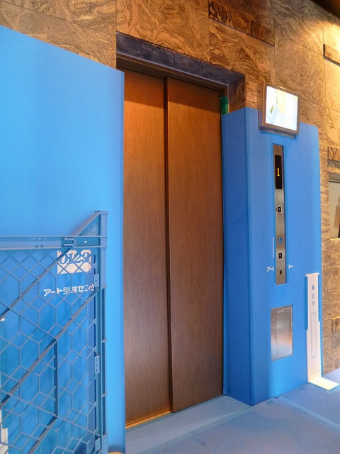 COMFORIA上野入谷のロビー|コンフォリア上野入谷のモニター付セキュリティエレベーターです