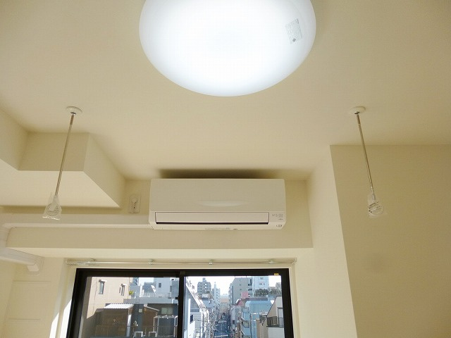 COMFORIA上野入谷の設備|コンフォリア上野入谷の１Ｋタイプの取り外し可能な室内物干し設備です