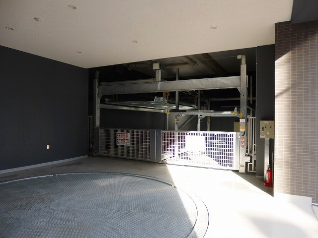 COMFORIA上野入谷の設備|コンフォリア上野入谷の駐車場です、礼金０、ペット可、インターネット使用料無料