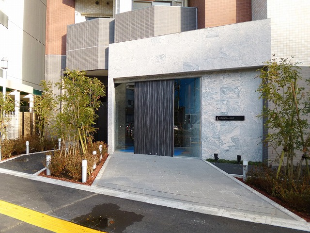 COMFORIA上野入谷の設備|コンフォリア上野入谷のエントランスです、礼金０、ペット可、インターネット使用料無料