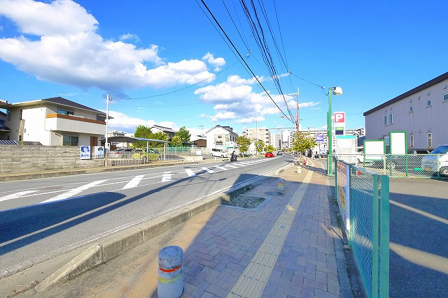 アクール三条大宮駐車場の外観