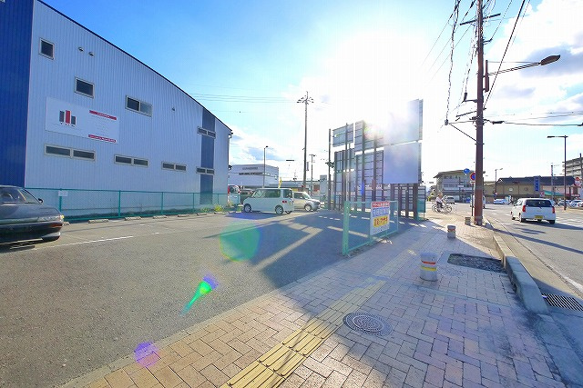 アクール三条大宮駐車場の外観