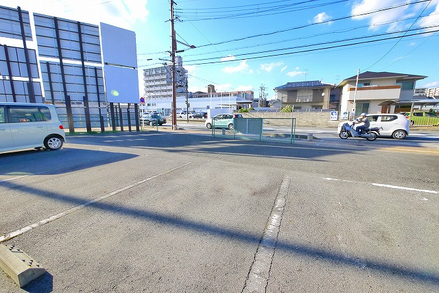 アクール三条大宮駐車場の外観