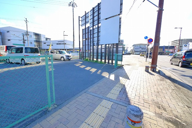 アクール三条大宮駐車場の外観