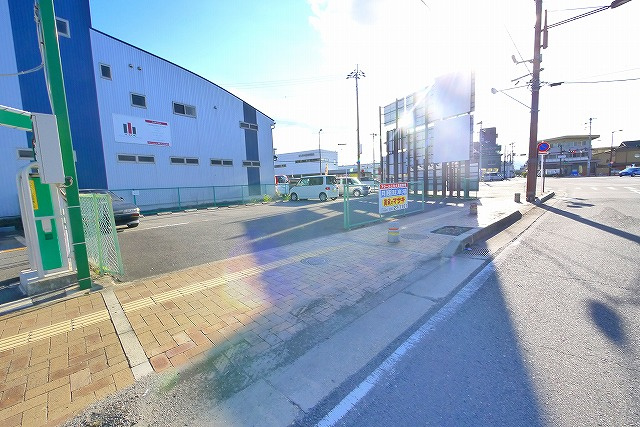 アクール三条大宮駐車場の外観
