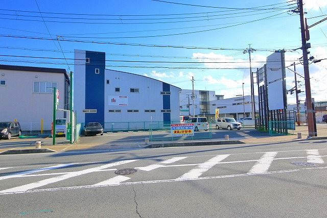 アクール三条大宮駐車場の外観