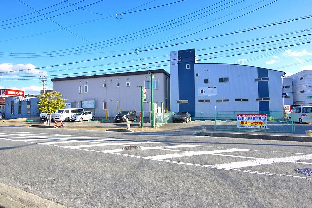 アクール三条大宮駐車場の外観