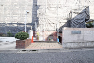 【エントランス】 | エントランス　※大規模修繕工事中