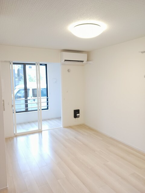 パッシィオーネWの居間・リビング