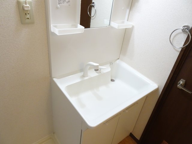 リバーサイドコートあづまの独立洗面台