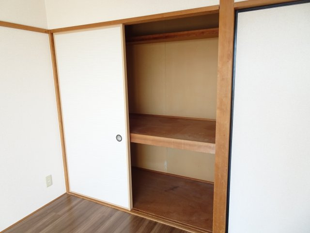 リバーサイドコートあづまの収納