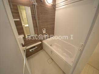 【浴室】 | ＯＰＵＳ　ＲＥＳＩＤＥＮＣＥ　ＳＨＩＮＳＡＩＢＡＳＨＩ　ＳＯＵＴＨ | 落ち着いた空間のお風呂です