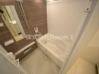 【浴室】 | ＯＰＵＳ　ＲＥＳＩＤＥＮＣＥ　ＳＨＩＮＳＡＩＢＡＳＨＩ　ＳＯＵＴＨ | ゆったり過ごせるお風呂です