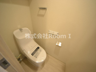 【トイレ】 | ＯＰＵＳ　ＲＥＳＩＤＥＮＣＥ　ＳＨＩＮＳＡＩＢＡＳＨＩ　ＳＯＵＴＨ | 落ち着いた色調のトイレです