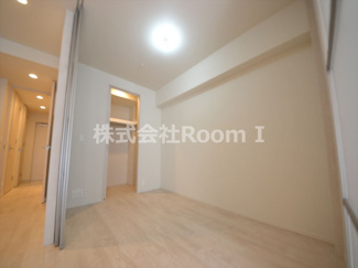 【寝室】 | ＯＰＵＳ　ＲＥＳＩＤＥＮＣＥ　ＳＨＩＮＳＡＩＢＡＳＨＩ　ＳＯＵＴＨ | 寝室にぴったりのお部屋です