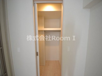 【収納】 | ＯＰＵＳ　ＲＥＳＩＤＥＮＣＥ　ＳＨＩＮＳＡＩＢＡＳＨＩ　ＳＯＵＴＨ | ウォークインクローゼットです。