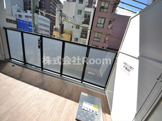 【バルコニー】 | ＯＰＵＳ　ＲＥＳＩＤＥＮＣＥ　ＳＨＩＮＳＡＩＢＡＳＨＩ　ＳＯＵＴＨ | 開放的で明るい空間を演出してくれるバルコニーです