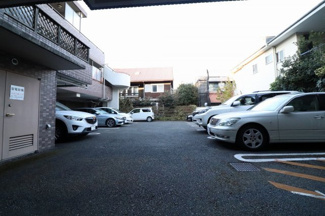 【駐車場】