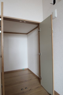 【収納】 | シャン・ド・フルール | リビングにあります