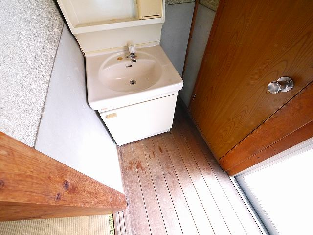 大西政男貸家の独立洗面台|独立洗面台で身支度をすべて済ませてしまいましょう