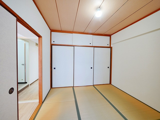 グリーンコーポ奈良第2二番館の和室|日本らしい落ち着いた雰囲気の和室です