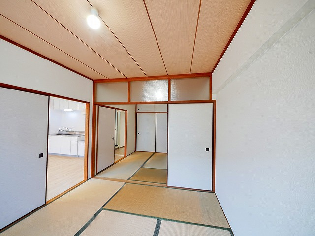 グリーンコーポ奈良第2二番館の和室|和室があると落ち着いた雰囲気になりますね
