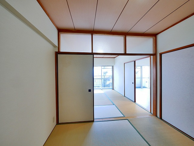 グリーンコーポ奈良第2二番館の和室|和室ならではの温かな和の空間で寛ぎの時間を過ごせます