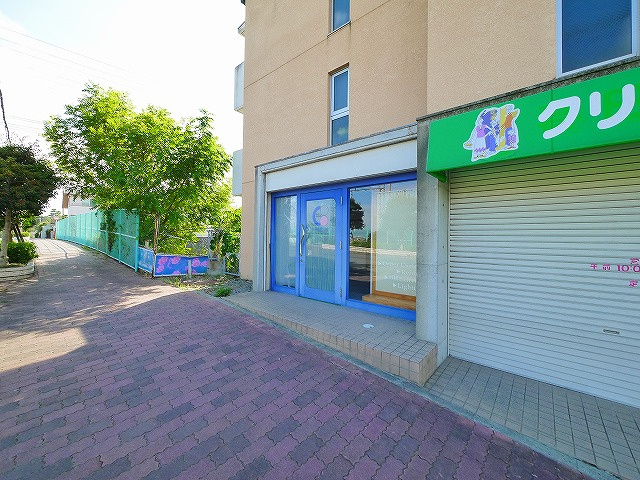 ヒルコート鳥見のエントランス