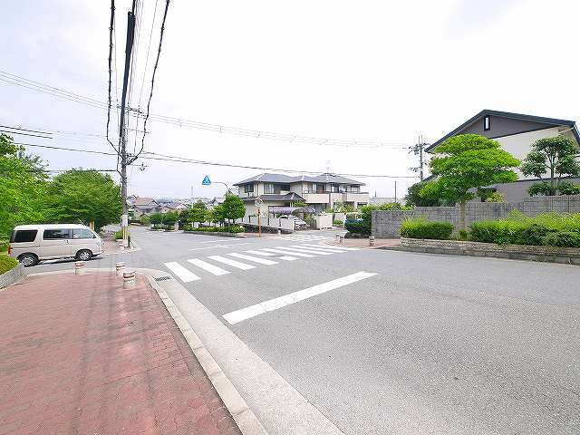 ヒルコート鳥見の駐車場|駐車場完備です