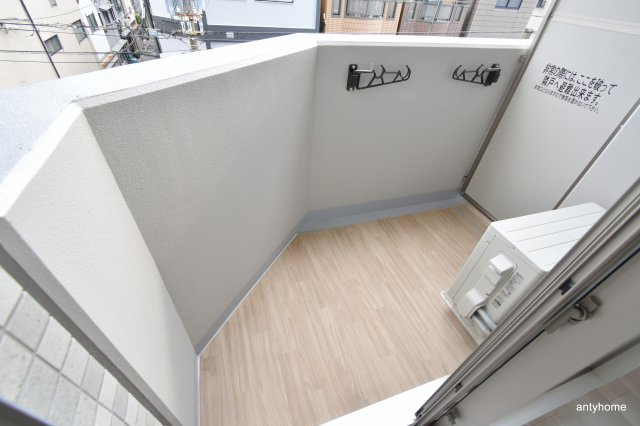 エスリードレジデンス大阪弁天町　仲介手数料無料のバルコニー