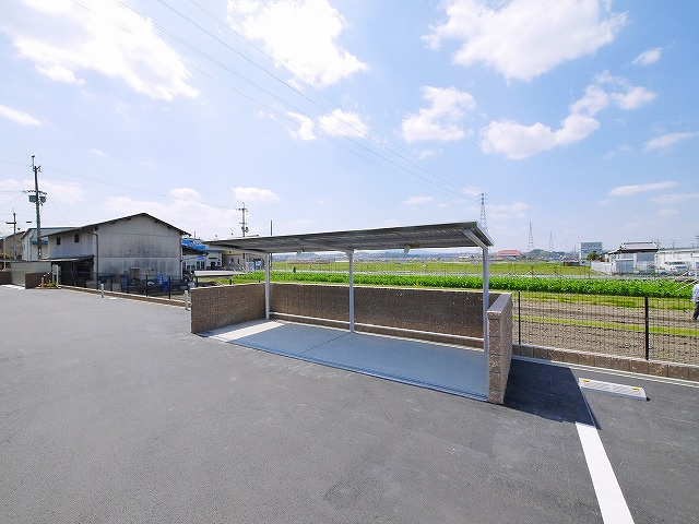 クレメント木津宮ノ内Ａのその他共用部分|屋根付き駐輪場