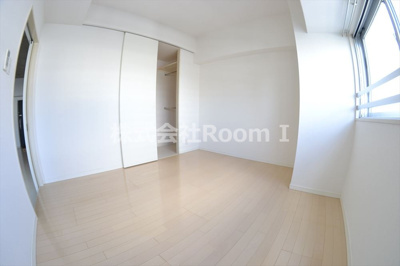 【洋室】 | ルクレ堺筋本町レジデンス | ゆったりした洋室です