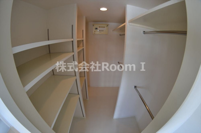 【収納】 | ルクレ堺筋本町レジデンス | こまごまとしたものを収納できそうですね