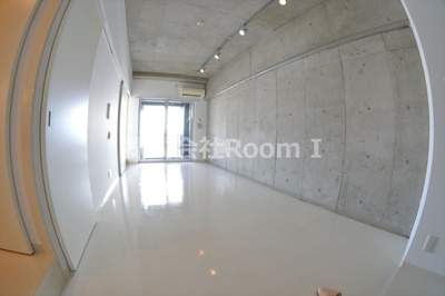 【居間・リビング】 | ルクレ堺筋本町レジデンス | おしゃれなリビングです