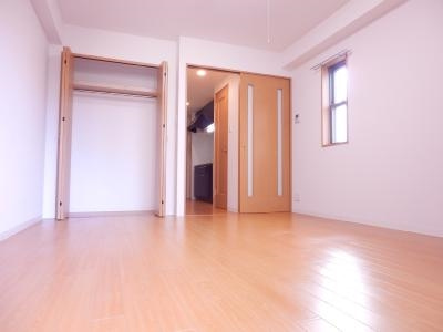 サンクチュアリ四条高倉の居間・リビング