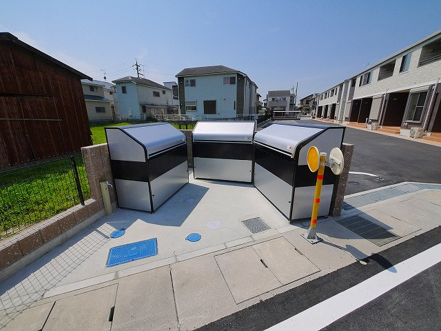 クレメント木津八ヶ坪Ａのその他共用部分|ごみ置き場です