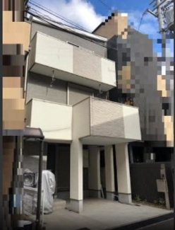 【外観】 | 地下鉄谷町線「天神橋筋六丁目」駅徒歩13分。
車庫も一台ございます！