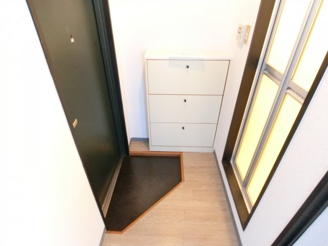 アメージングエステートの玄関|同物件別部屋イメージ写真