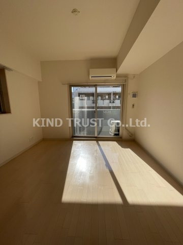 ネオシティ天神橋の居間・リビング|ゆったりとした居間です