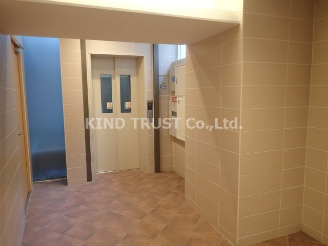 ネオシティ天神橋のロビー