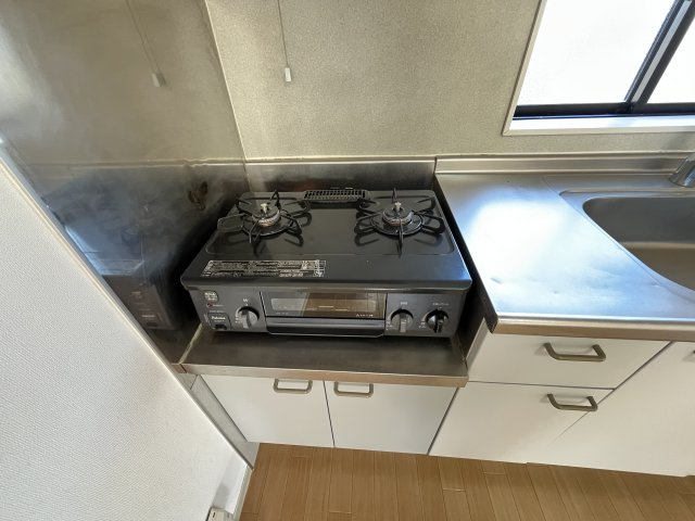 ヴィ・ラフィネ旗ヶ崎2号館のキッチン