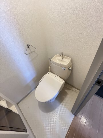 ヴィ・ラフィネ旗ヶ崎2号館のトイレ