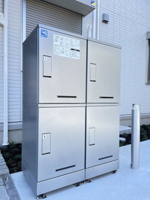 【その他共用部分】 | アネシス | 共用エントランスには宅配BOXがあるので荷物の受け取りもスムーズに♪再配達の手間がかからないのが魅力☆