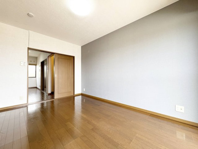 【洋室】 | メゾンロイヤル