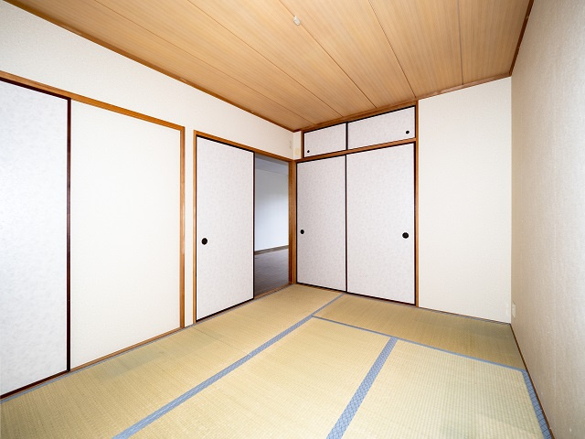 エクセレント今寺の洋室