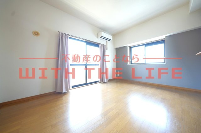 ソフィアガーデン小森野【キャッシュバック対象物件】の居間・リビング|ゆったり過ごせる居間です