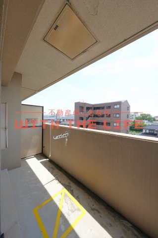 ソフィアガーデン小森野【キャッシュバック対象物件】の内装|外からの目が気にならないバルコニーで洗濯物が干せます