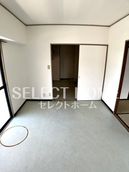【寝室】 | 岩津マンション | ゆとりの広さです